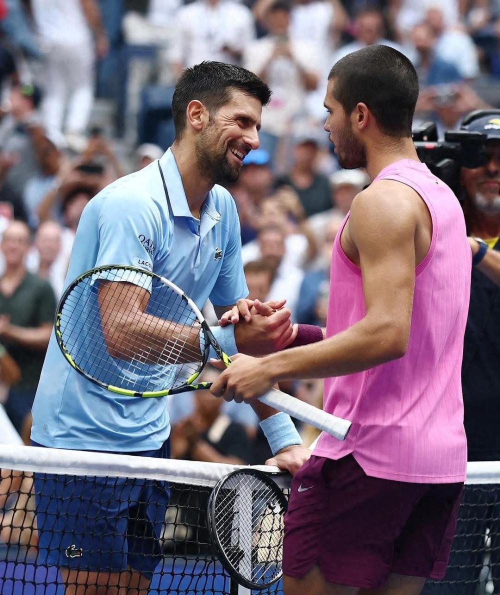 法网鏖战澳网，德约科维奇扛起全队