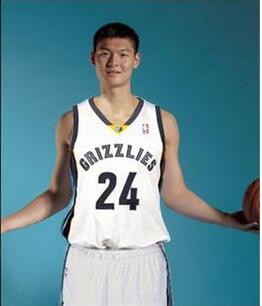 湖人轻取灰熊，王哲林刷新纪录