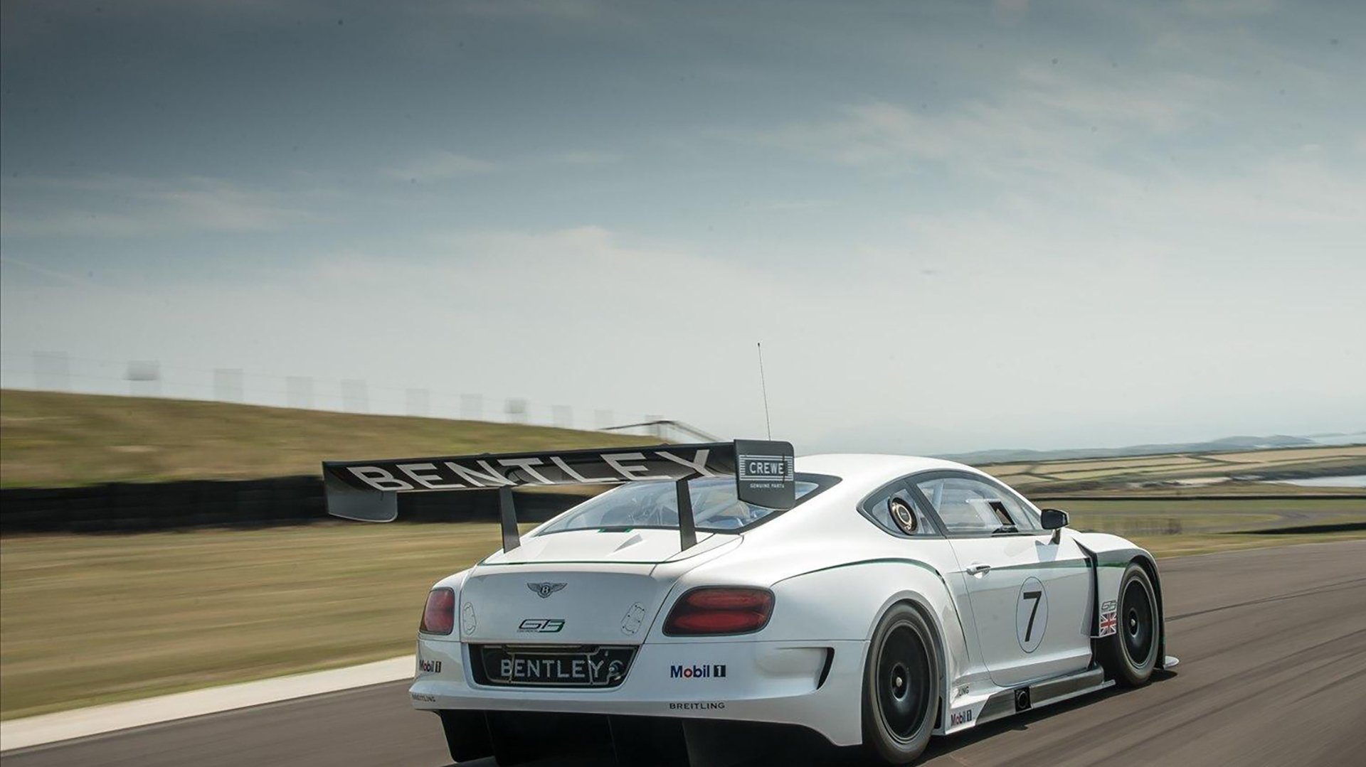 戈贝尔41+17统治禁区却成空砍，湖人六人上双团队篮球击碎孤胆神话