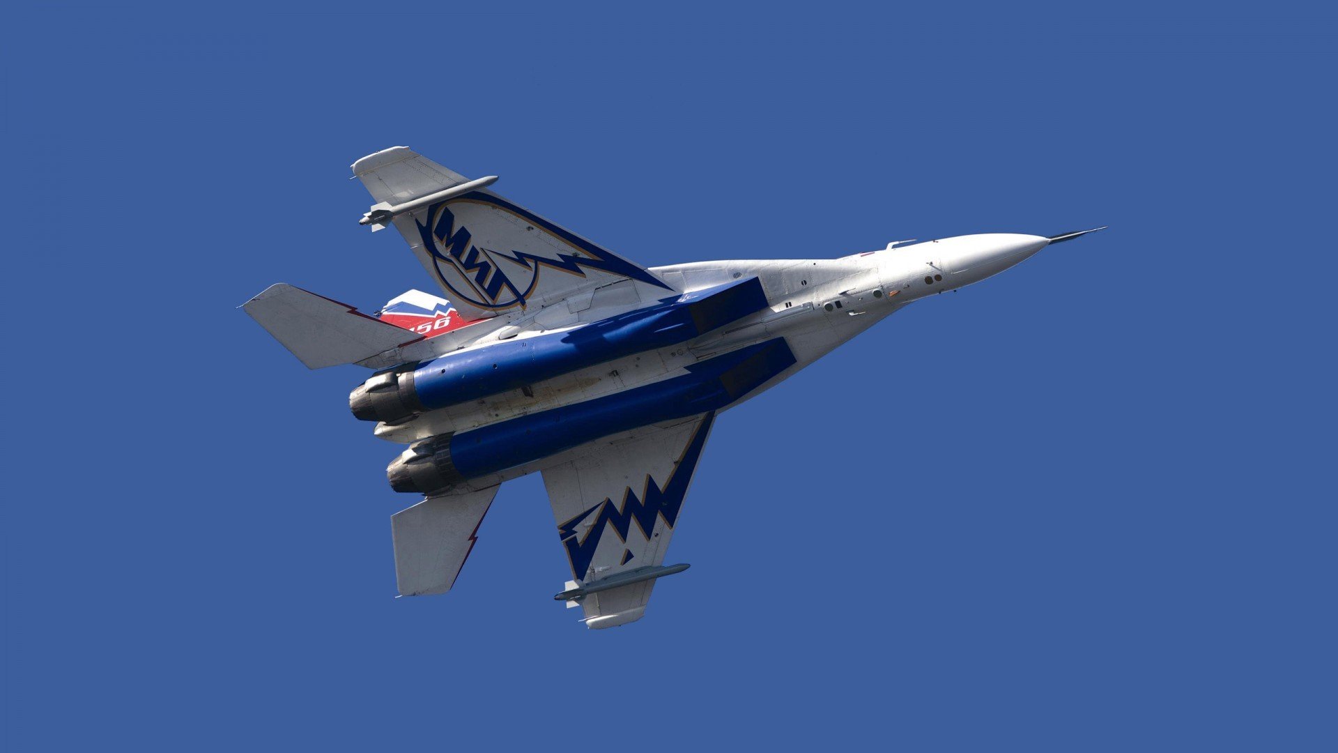 唯一性的双重奏，利物浦生死战逆转雷恩，奥纳纳F1揭幕战一枝独秀