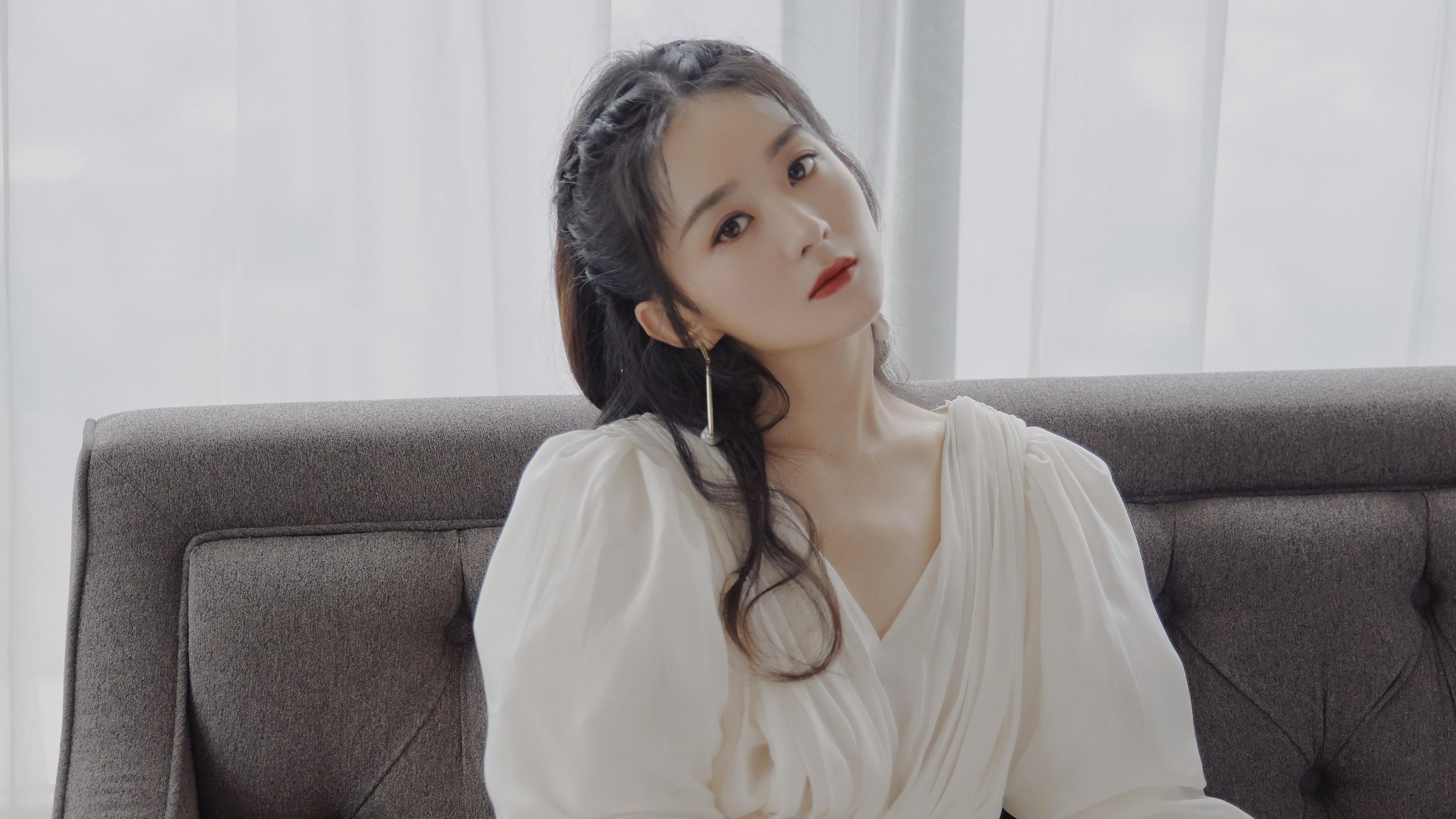 欧冠之夜，莱比锡红牛冲垮曼城，劳塔罗闪耀梅开二度