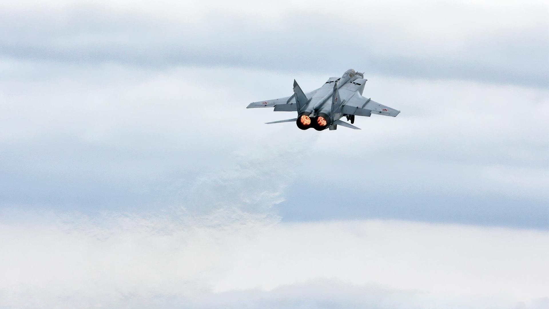 末节之王霍勒迪，冷静眼神浇灭老鹰反扑，鹈鹕守住关键胜利