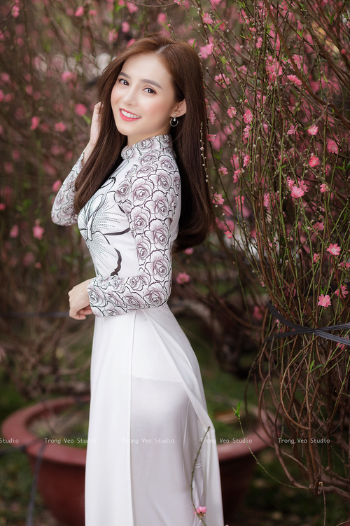 北欧神话在沙漠绽放，2026世界杯A组瑞典铁骑斩落乌拉圭，莱万以一人之力改写天命
